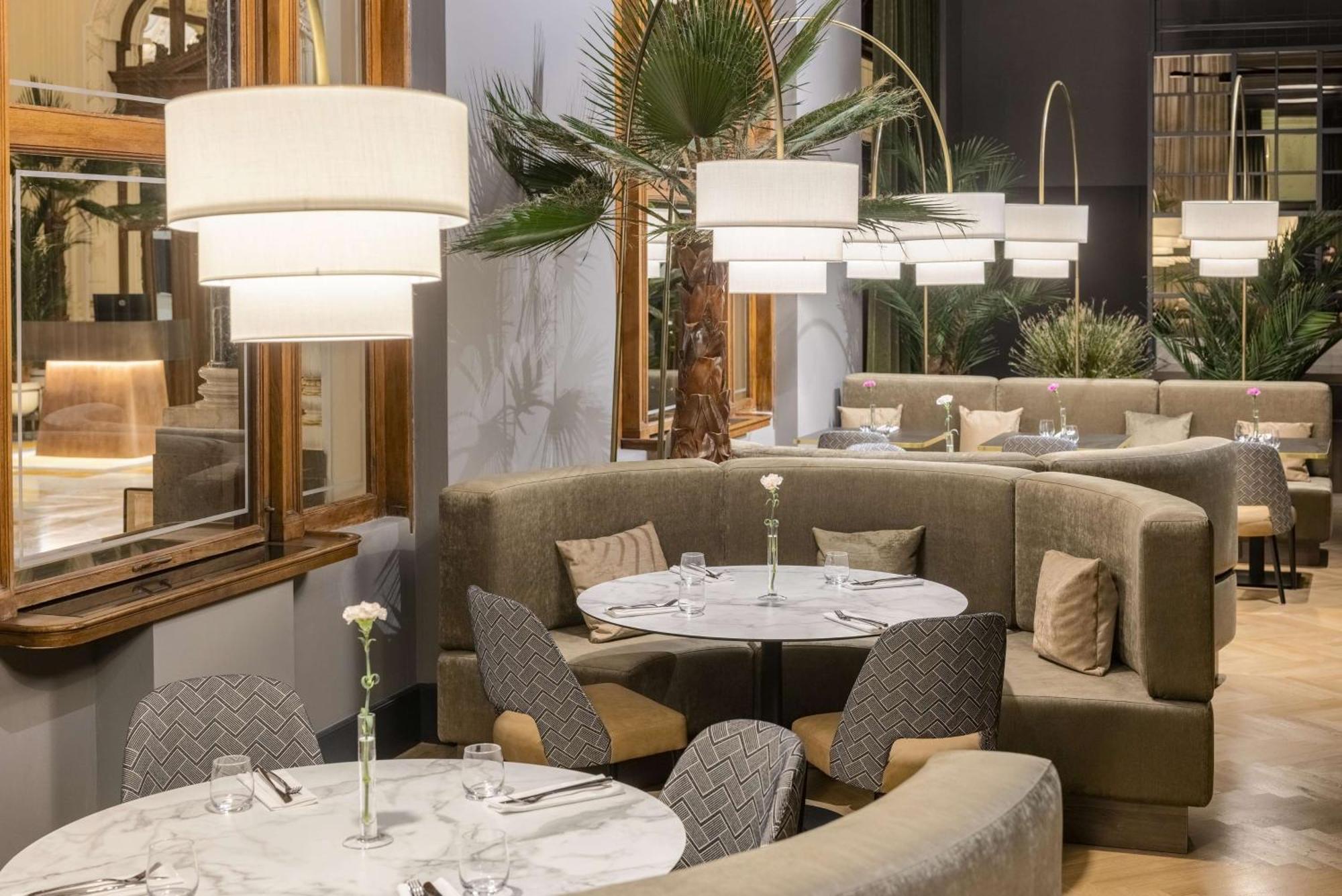 Hotel Nh Collection Carlo Iv 5*